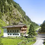 Alpenchalet Lacknerbrunn Bis 23 P * Mayrhofen