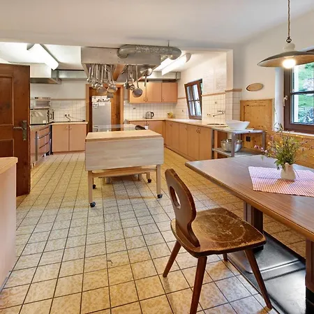 Alpenchalet Lacknerbrunn Bis 23 P בקתה מאיירהופן