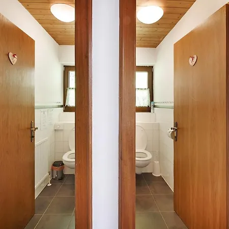 Alpenchalet Lacknerbrunn Bis 23 P シャレー マイヤーホーフェン