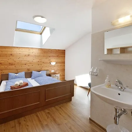 Alpenchalet Lacknerbrunn Bis 23 P シャレー